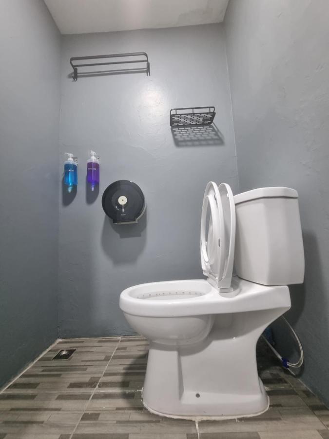 Met A Space Pod @Phrom Phong Bangkok Luaran gambar