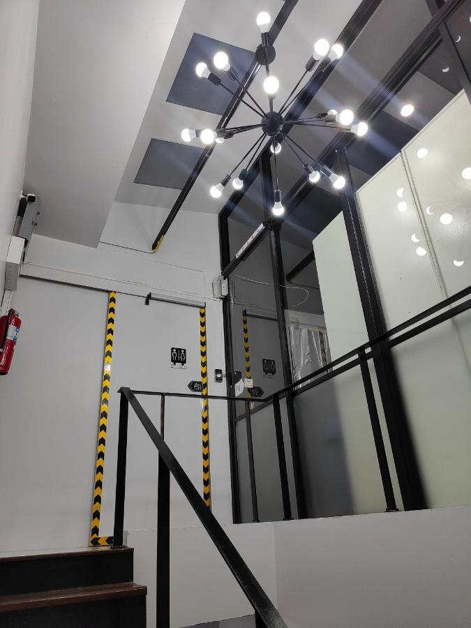 Met A Space Pod @Phrom Phong Bangkok Luaran gambar